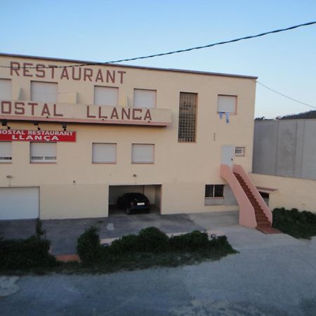 Pensió Restaurant Llança Hotel Exterior foto